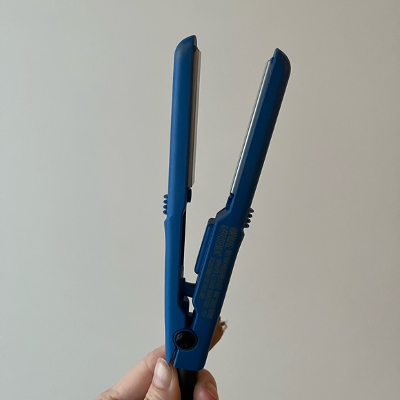 Mini/ travel CONAIR hair straightener - Picture 4 of 4